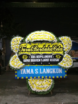 Papan Bunga Duka di Gunungsari Ulu