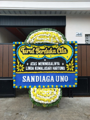 Papan Bunga Duka di Gunungsari Ulu