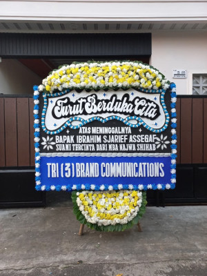 Papan Bunga Duka di Gunungsari Ulu
